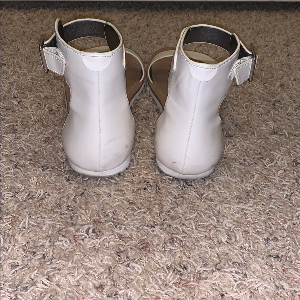 Versatile white sandals 💗 - Picture 3 of 4